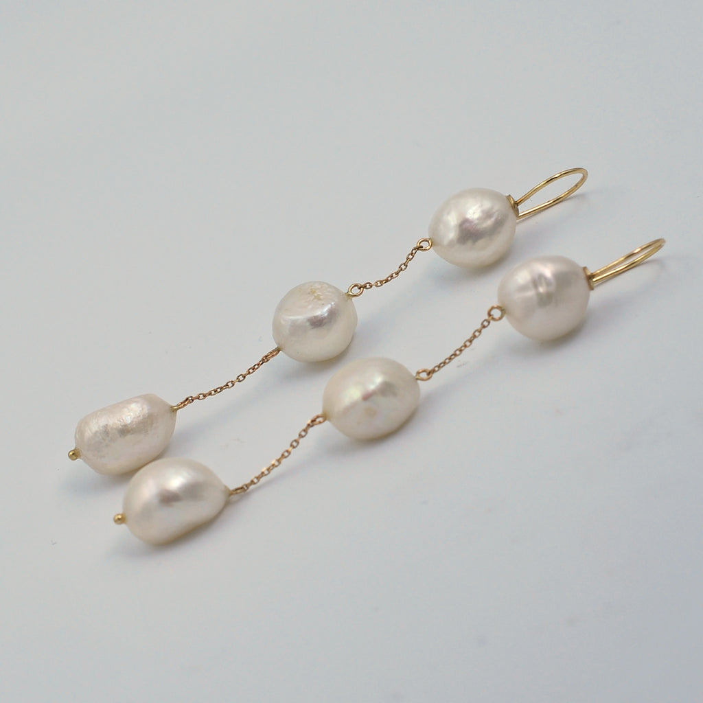 CAROLYN three pearl drop earrings